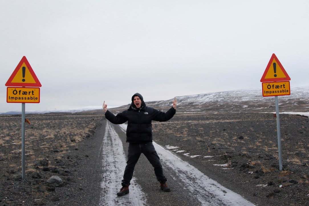 game_of_thrones_iceland_gjain_arya_waterfall_2