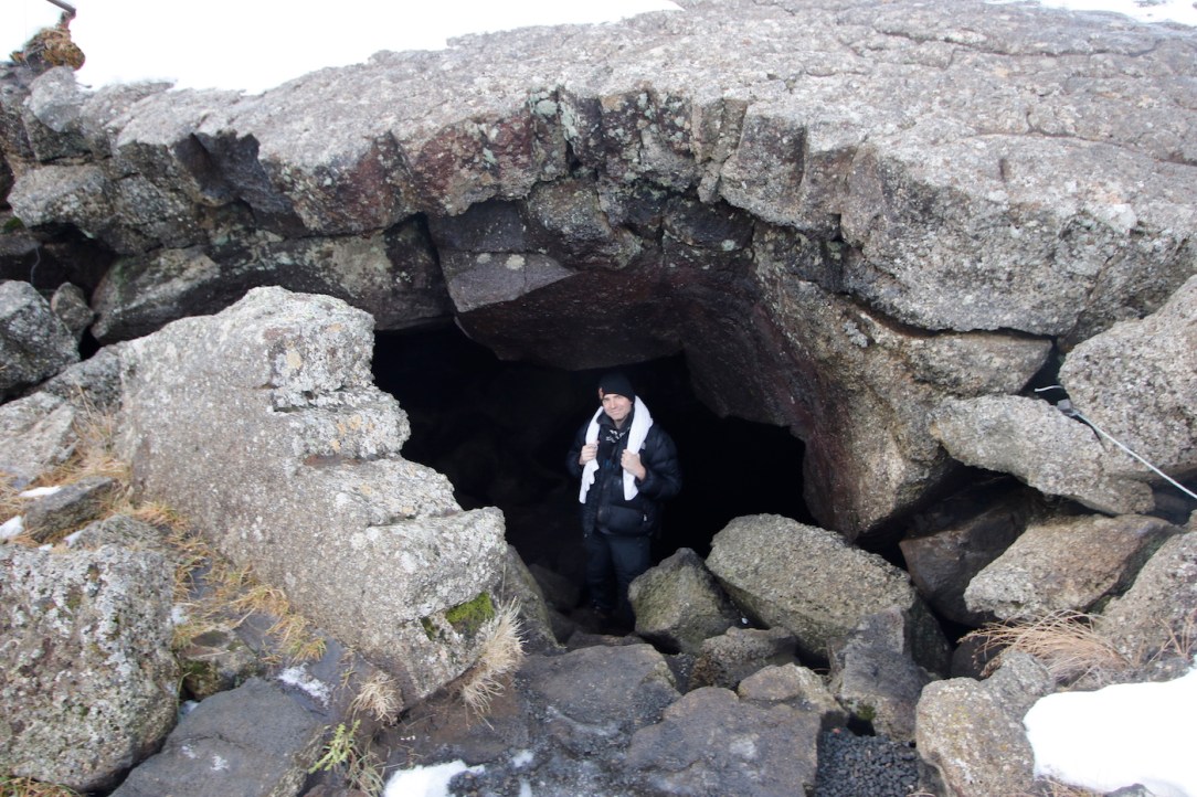 game_of_thrones_iceland_grjotagja_6