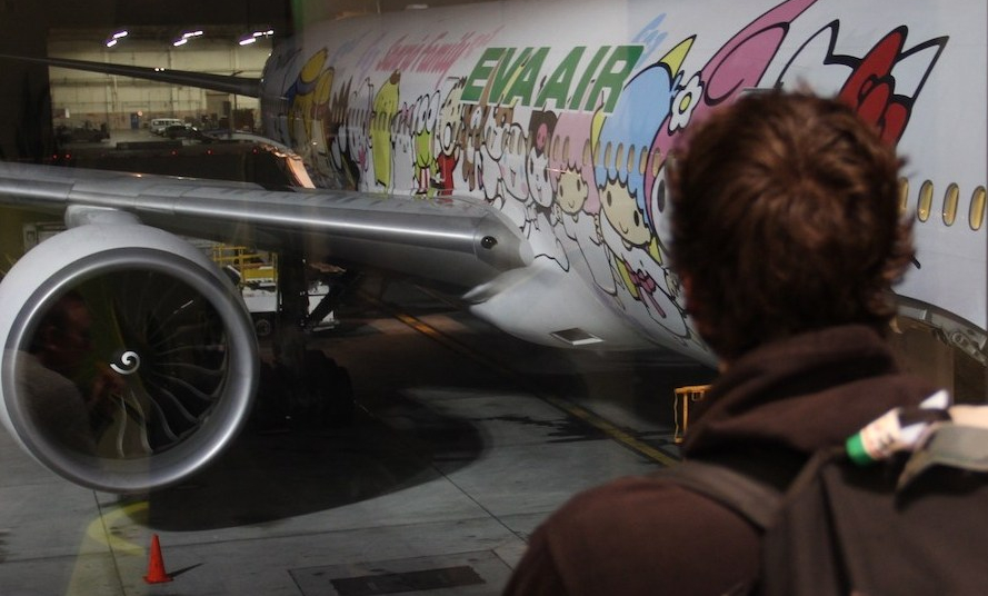 Hello-Kitty-Plane-29